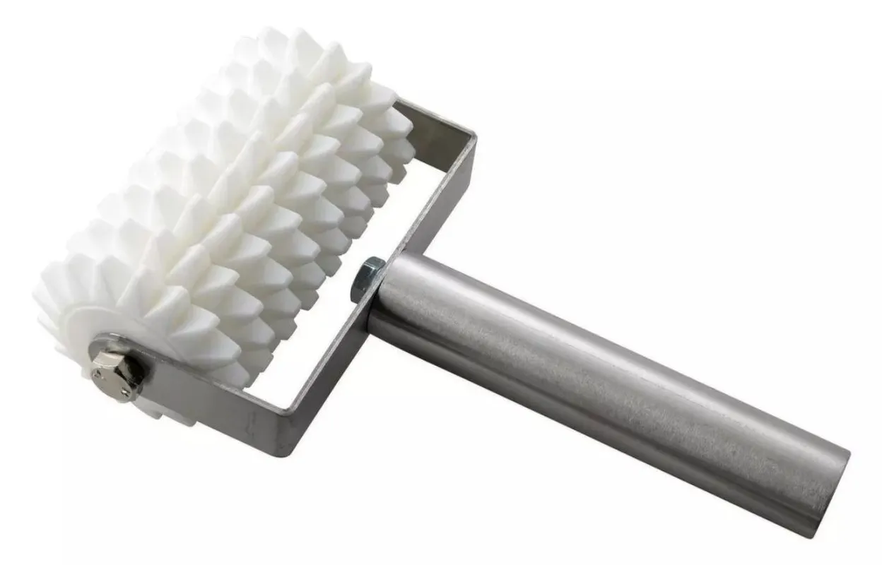 RODILLO DE PLASTICO PARA MASA 8 RUEDAS